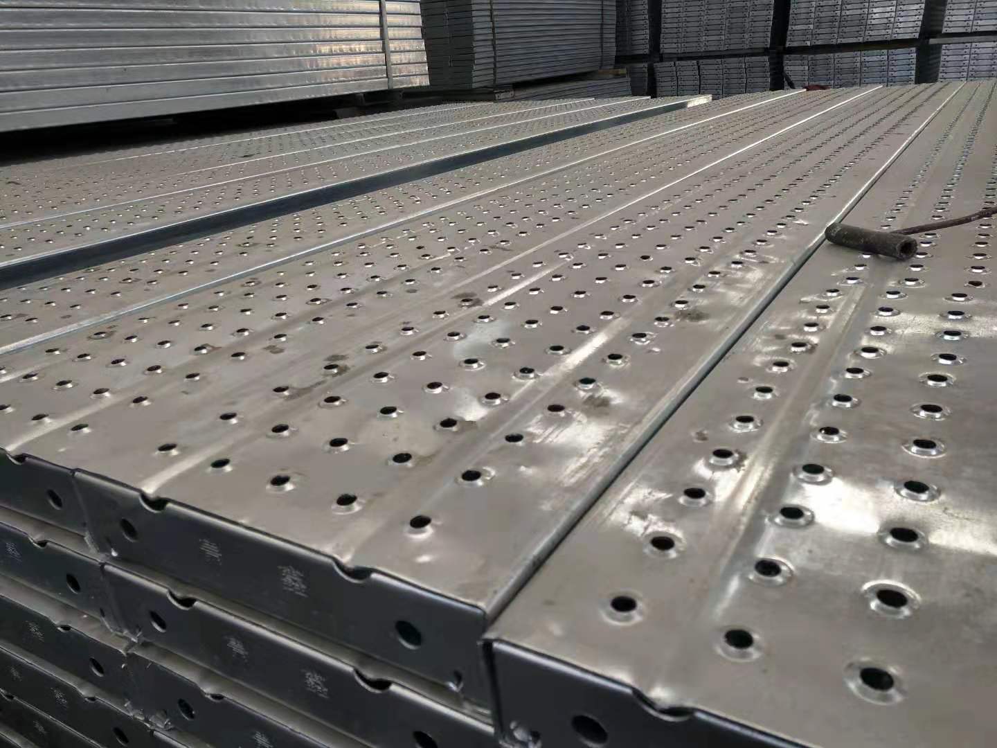 鲁鑫钢架板的性能优点